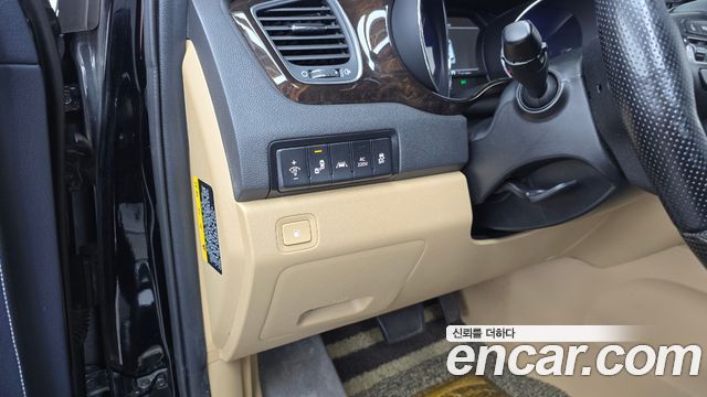 Kia Canival 2020 — photo 16