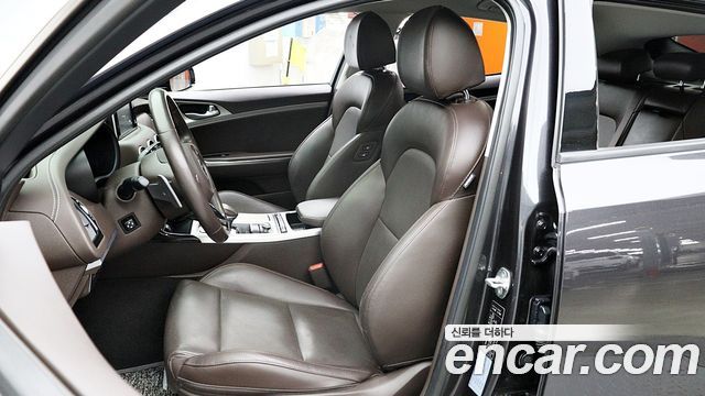 Kia Stinger 2018 — photo 12