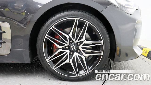 Kia Stinger 2018 — photo 20