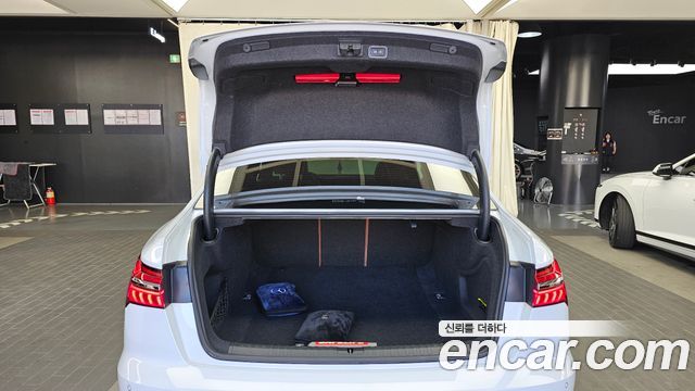 Audi A6 2022 — photo 26
