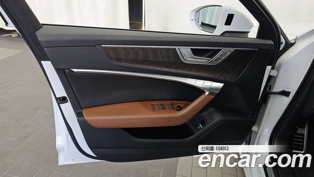 Audi A6 2022 — photo 14
