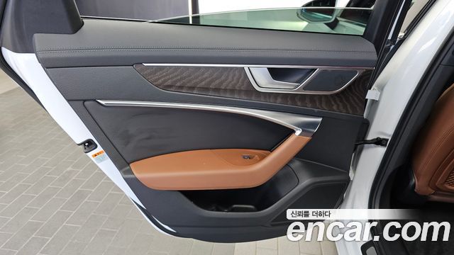 Audi A6 2022 — photo 15