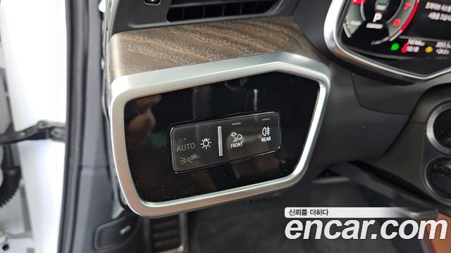 Audi A6 2022 — photo 27