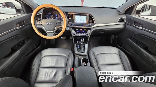 Hyundai AVANTE 2016 — photo 10