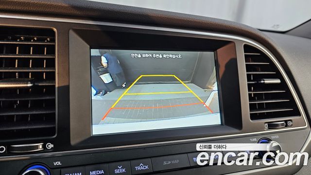 Hyundai AVANTE 2016 — photo 21
