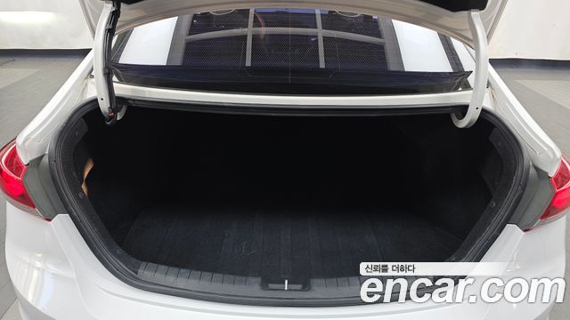 Hyundai AVANTE 2016 — photo 23