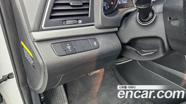 Hyundai AVANTE 2016 — photo 26