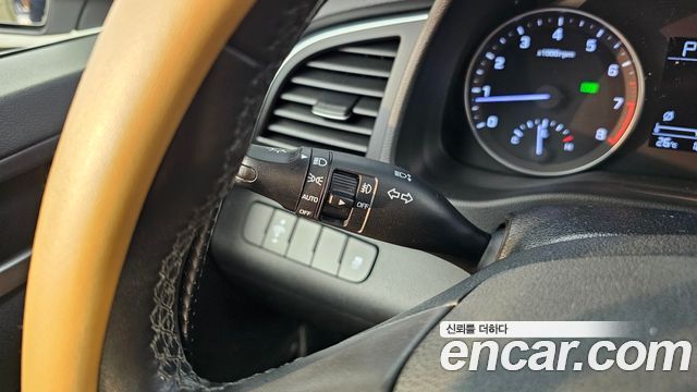 Hyundai AVANTE 2016 — photo 29