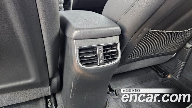 Hyundai AVANTE 2016 — photo 30