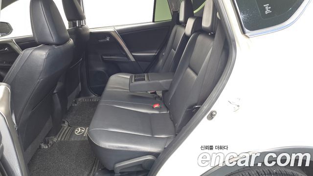 Toyota RAV4 2014 — photo 17