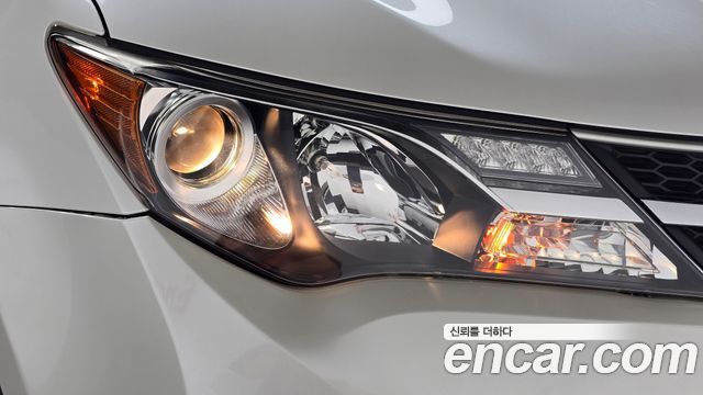 Toyota RAV4 2014 — photo 8