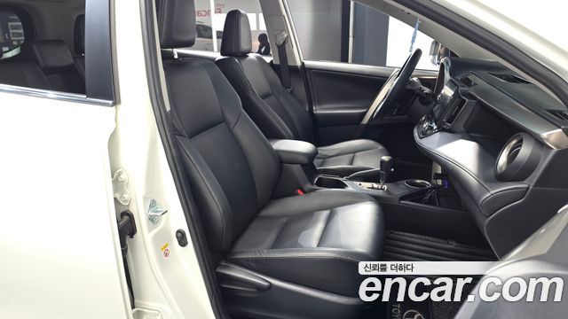 Toyota RAV4 2014 — photo 16