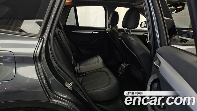 BMW X1 2017 — photo 12