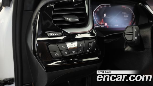 BMW Z4 2025 — photo 28