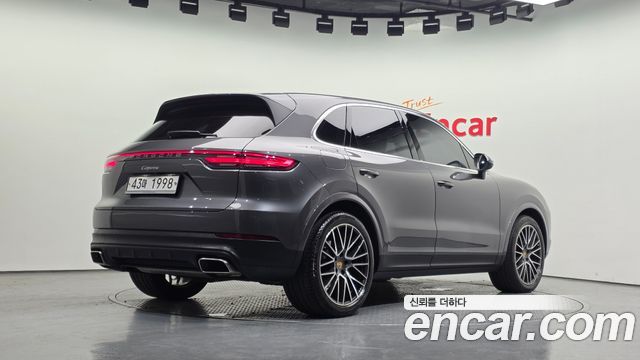 Porsche Cayenne 2019 — photo 2