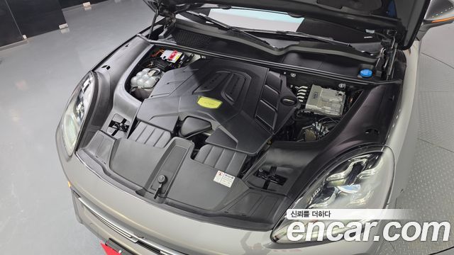 Porsche Cayenne 2019 — photo 6