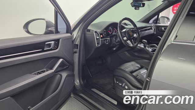 Porsche Cayenne 2019 — photo 13