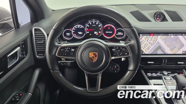Porsche Cayenne 2019 — photo 19