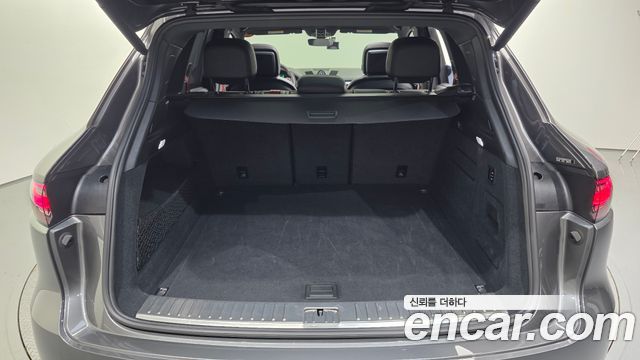 Porsche Cayenne 2019 — photo 26