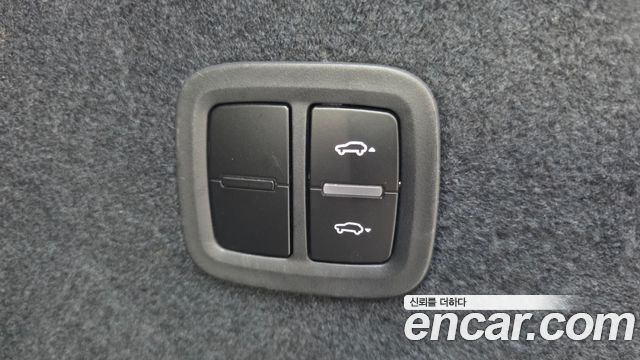 Porsche Cayenne 2019 — photo 33