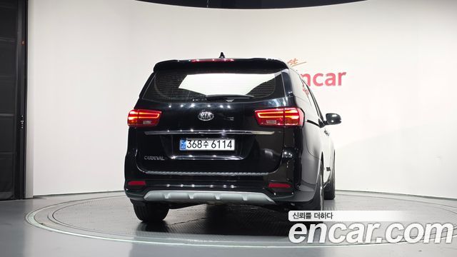 Kia Canival 2019 — photo 4