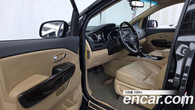 Kia Canival 2019 — photo 13