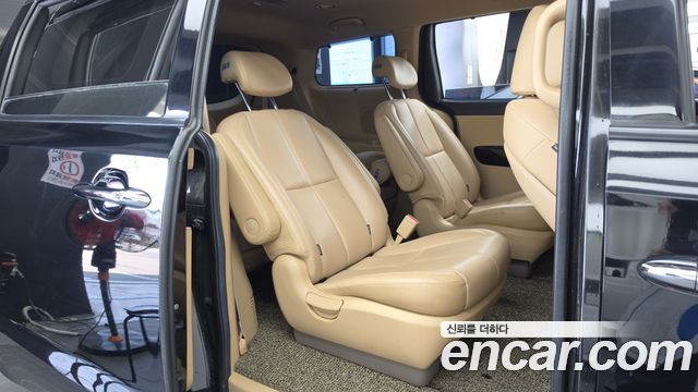 Kia Canival 2019 — photo 18