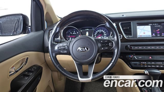 Kia Canival 2019 — photo 19
