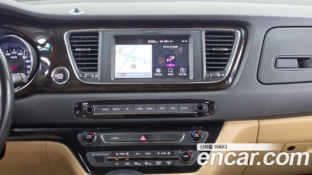 Kia Canival 2019 — photo 20