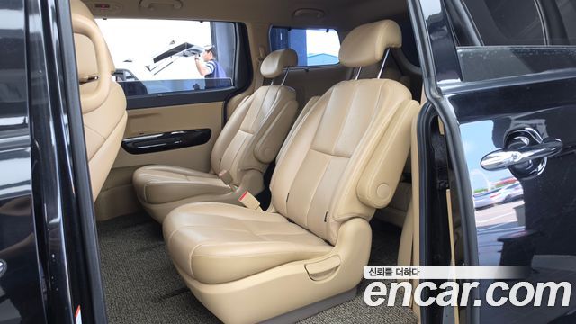 Kia Canival 2019 — photo 16