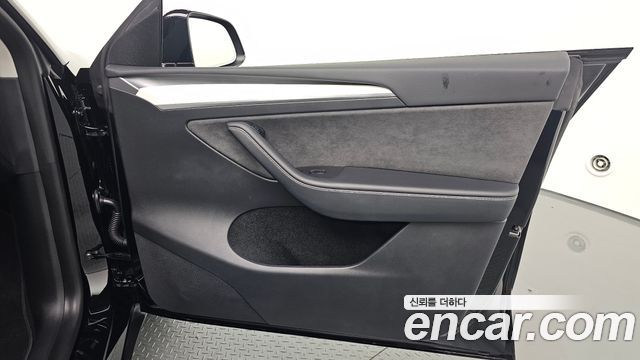 Tesla Model Y 2024 — photo 14