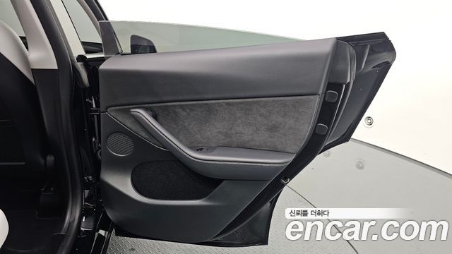 Tesla Model Y 2024 — photo 15