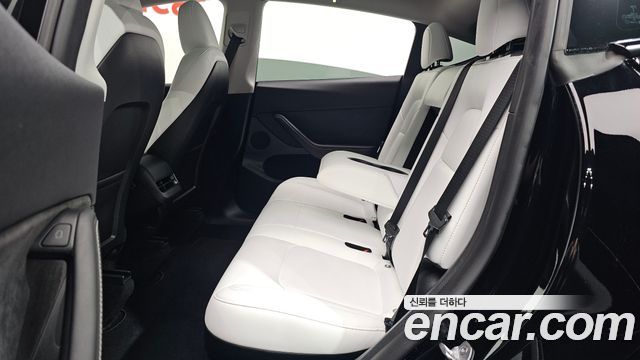 Tesla Model Y 2024 — photo 29