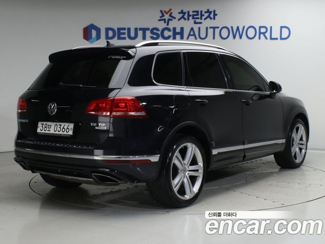 Volkswagen Touareg 2016 — photo 2