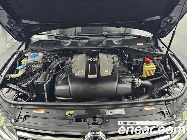 Volkswagen Touareg 2016 — photo 6