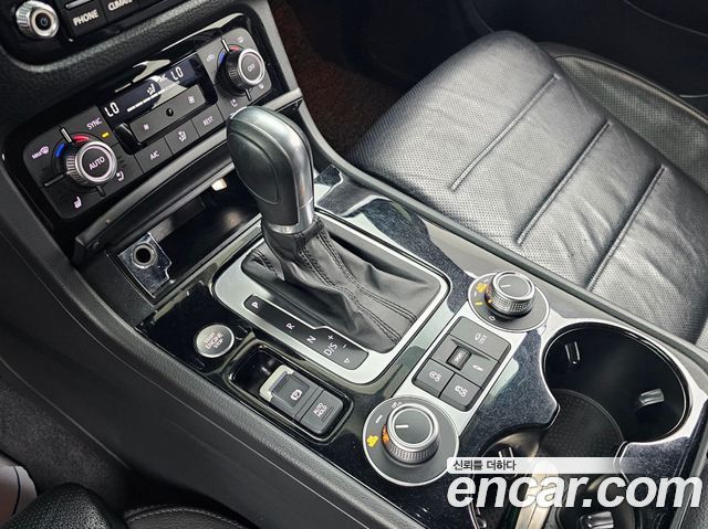 Volkswagen Touareg 2016 — photo 9