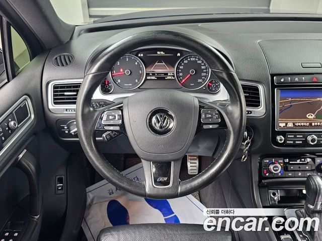 Volkswagen Touareg 2016 — photo 13