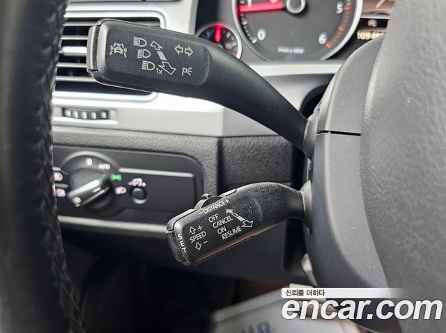 Volkswagen Touareg 2016 — photo 17
