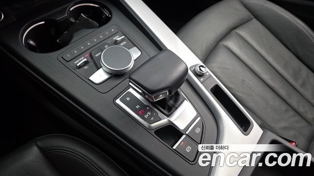 Audi A4 2018 — photo 9