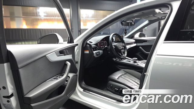 Audi A4 2018 — photo 10