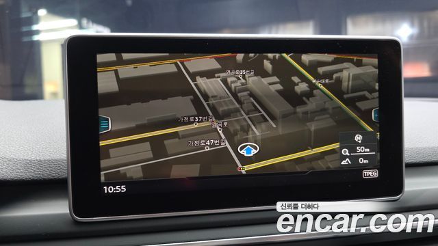 Audi A4 2018 — photo 14