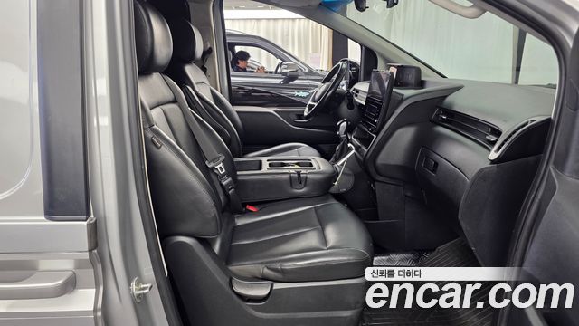Hyundai Staria 2022 — photo 11