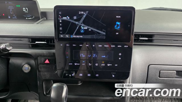 Hyundai Staria 2022 — photo 14