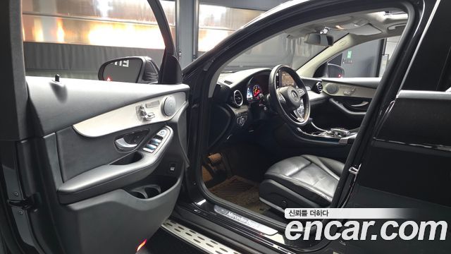 Mercedes-Benz GLC-Class 2018 — photo 13