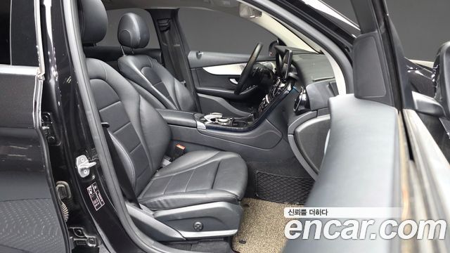Mercedes-Benz GLC-Class 2018 — photo 17