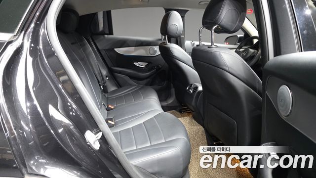 Mercedes-Benz GLC-Class 2018 — photo 18