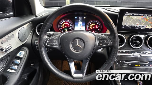 Mercedes-Benz GLC-Class 2018 — photo 19