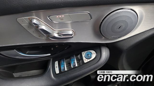 Mercedes-Benz GLC-Class 2018 — photo 20