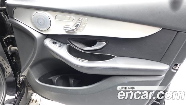 Mercedes-Benz GLC-Class 2018 — photo 14