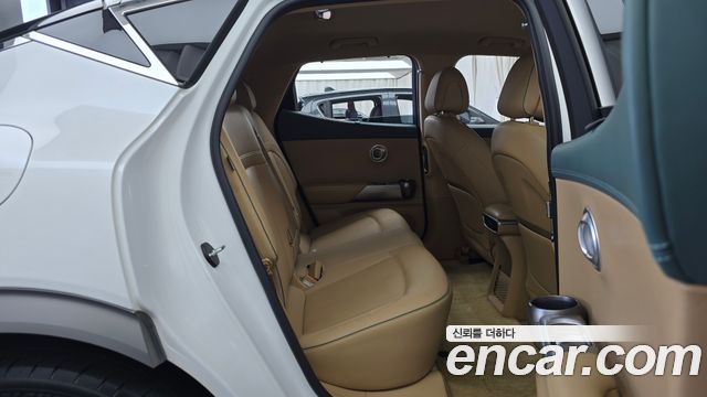 Genesis GV60 2023 — photo 17